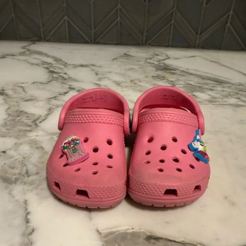 CROCS follow us